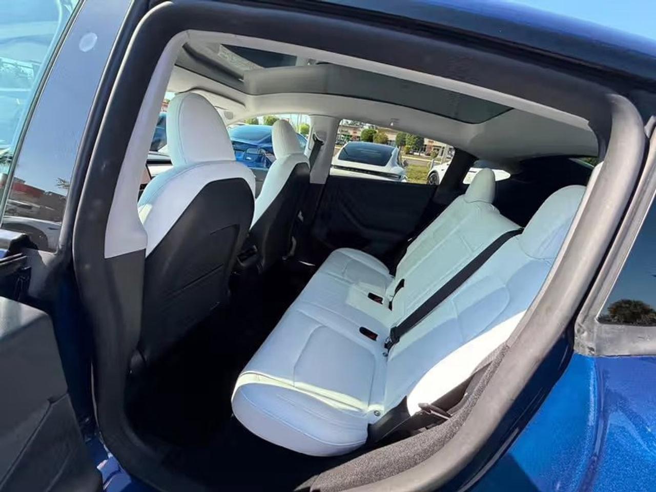 2022 Tesla Model Y LONG RANGE Photo