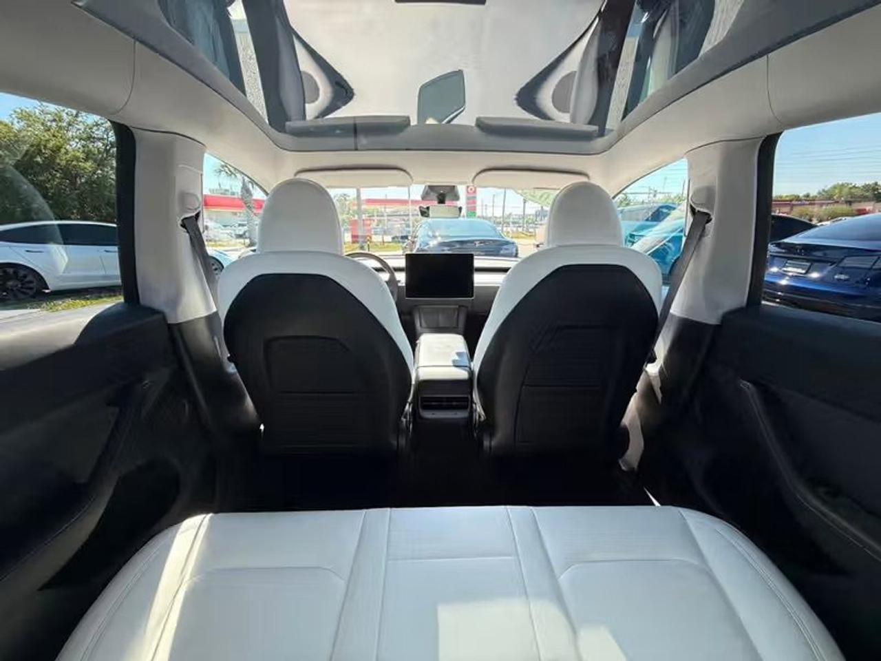 2022 Tesla Model Y LONG RANGE Photo