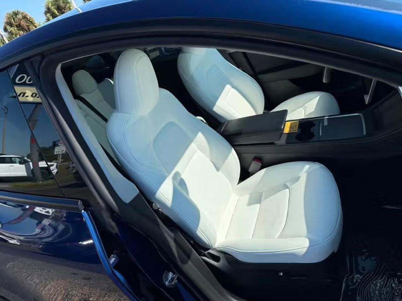 2022 Tesla Model Y LONG RANGE Photo