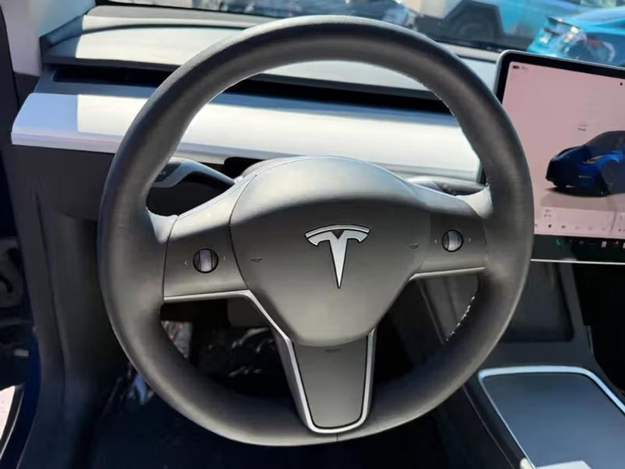 2022 Tesla Model Y LONG RANGE Photo