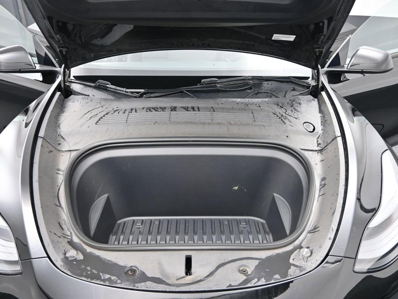 2022 Tesla Model Y LONG RANGE Photo