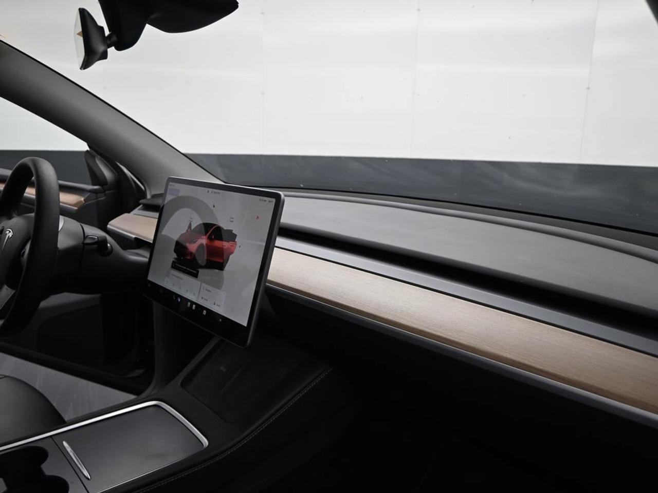 2022 Tesla Model Y LONG RANGE Photo