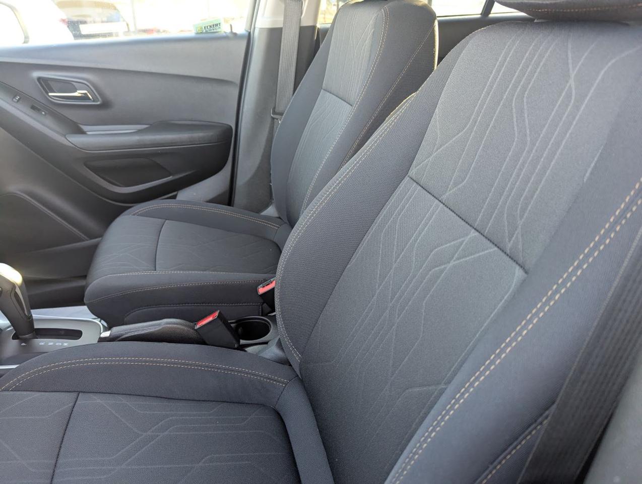 2019 Chevrolet Trax LT  GREAT GAS MILEAGE!! Photo