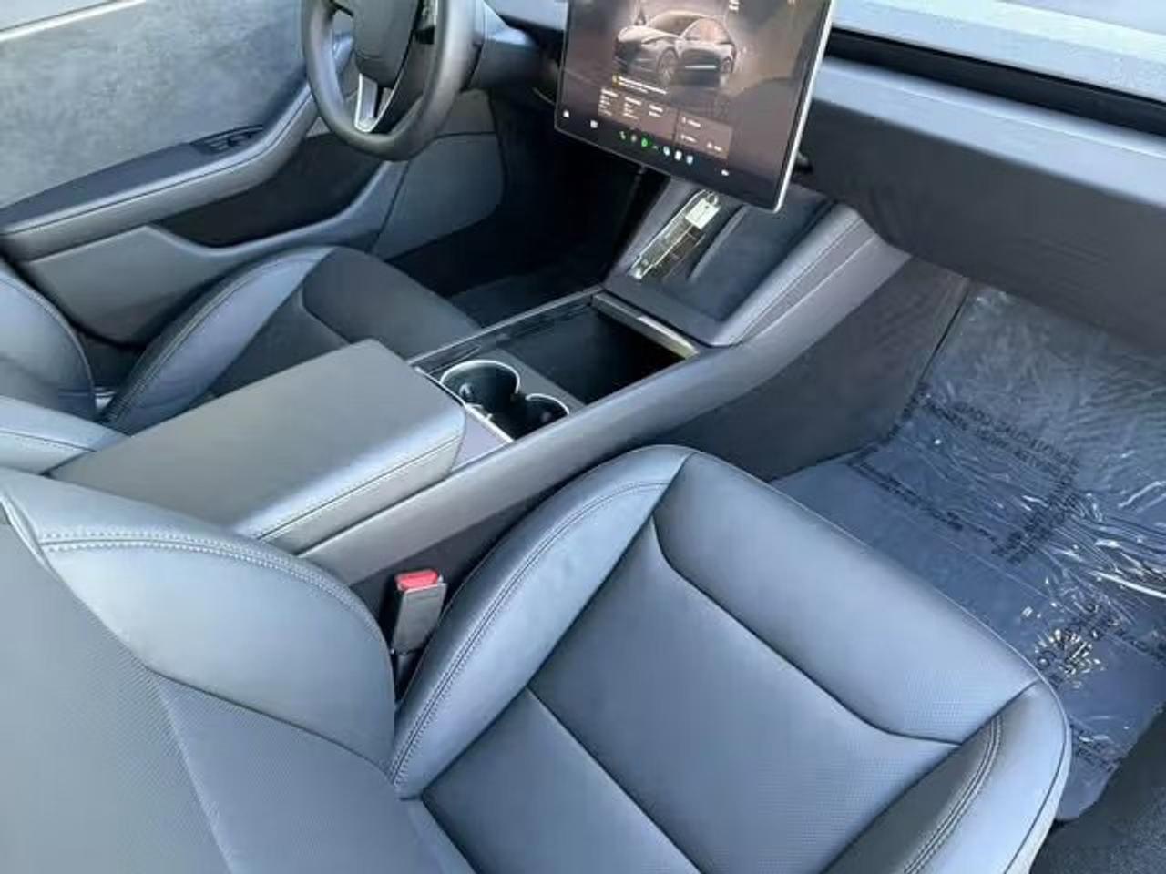 2024 Tesla Model 3 LONG RANGE Photo