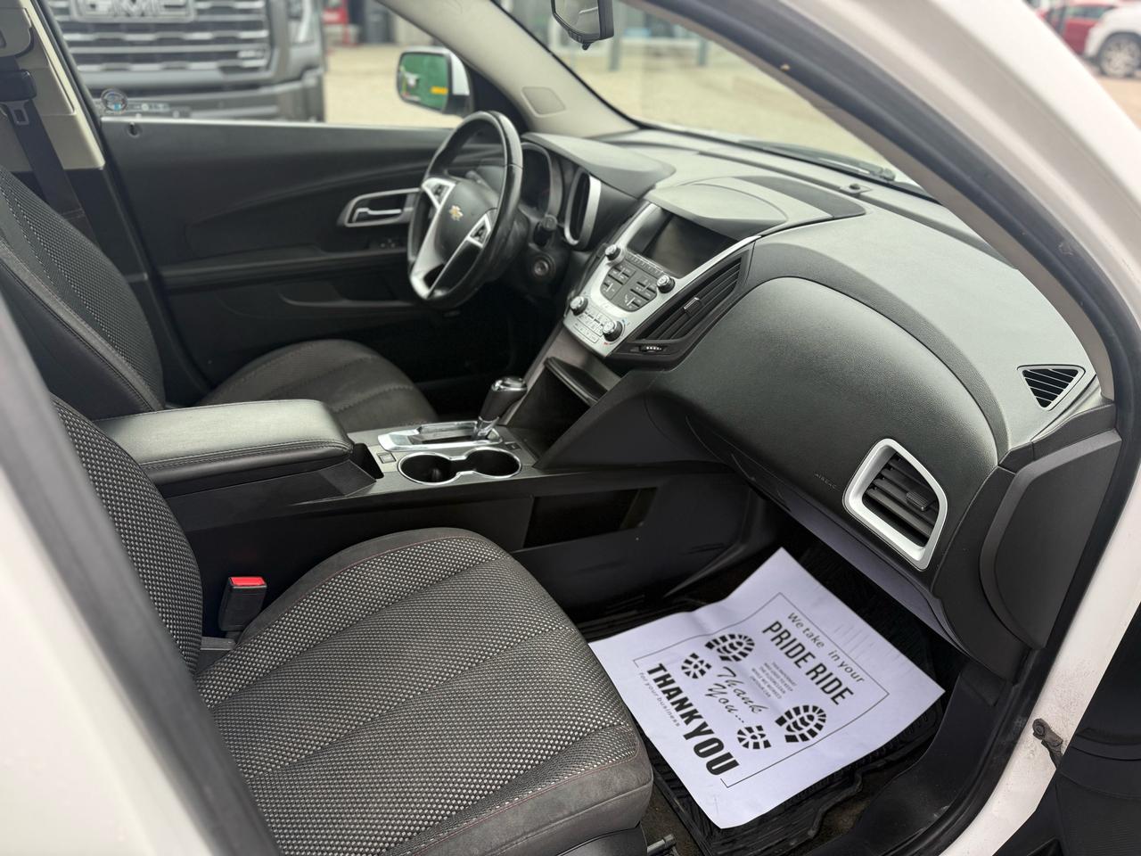 2017 Chevrolet Equinox LT Photo