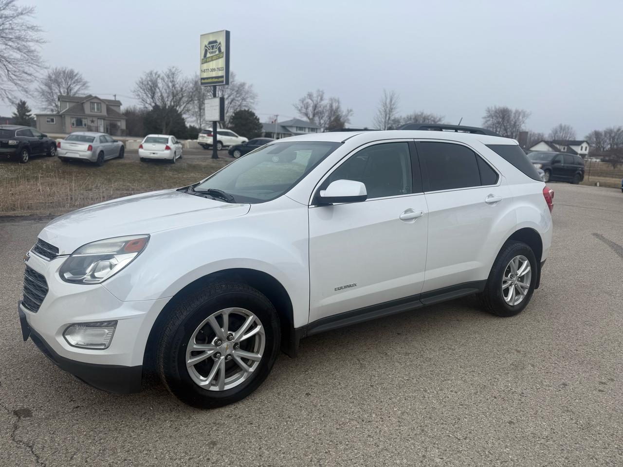 2017 Chevrolet Equinox LT Photo