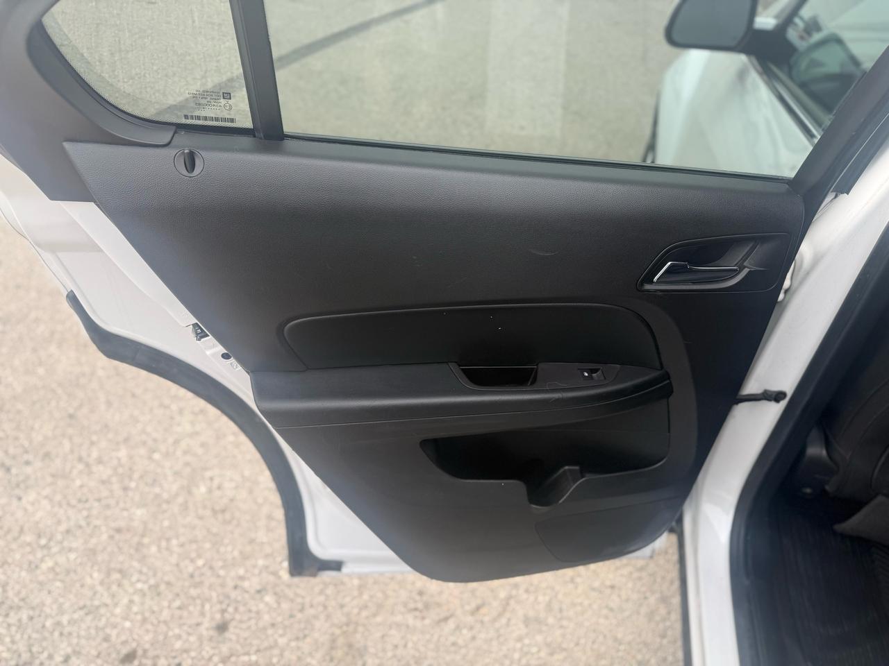 2017 Chevrolet Equinox LT Photo