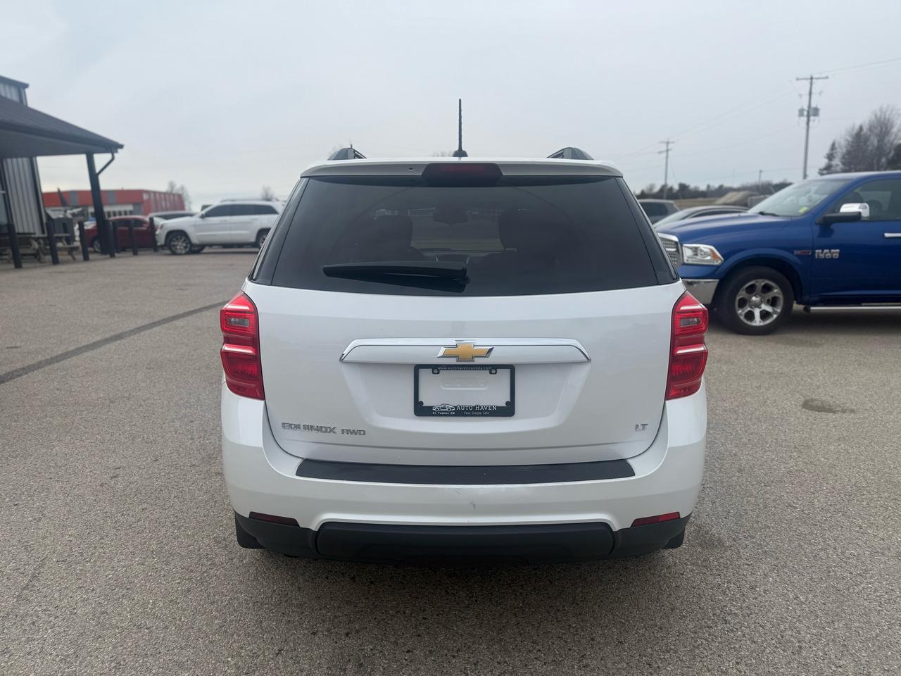 2017 Chevrolet Equinox LT Photo