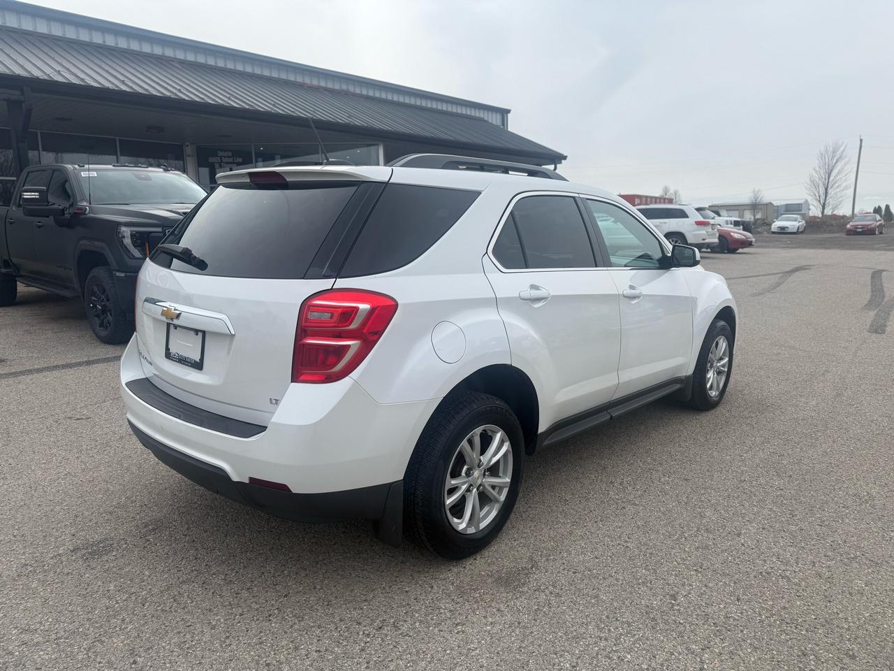 2017 Chevrolet Equinox LT Photo