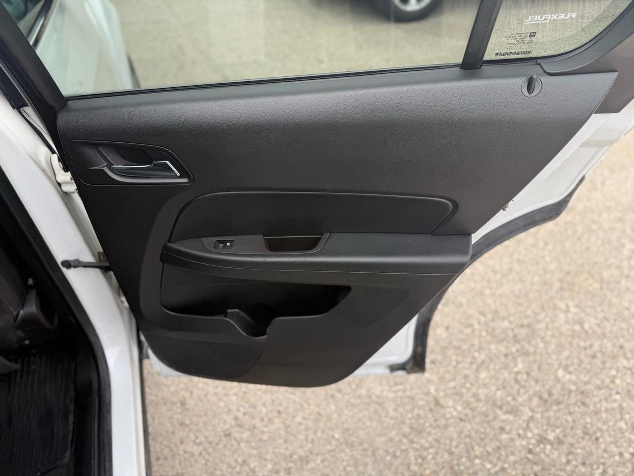 2017 Chevrolet Equinox LT Photo