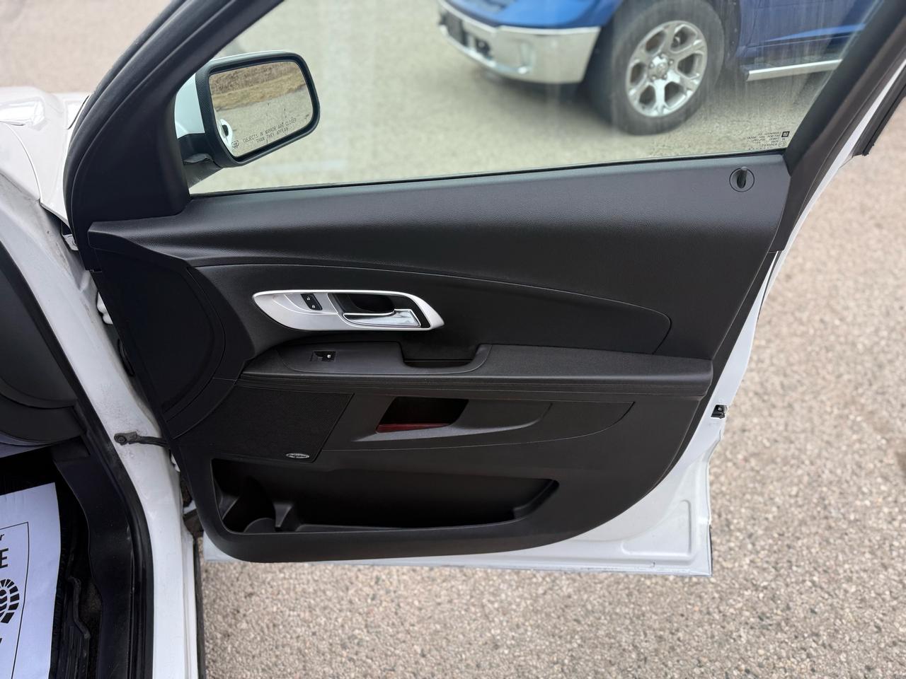 2017 Chevrolet Equinox LT Photo