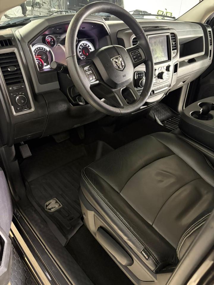 2019 RAM 1500 Classic EXPRESS Photo