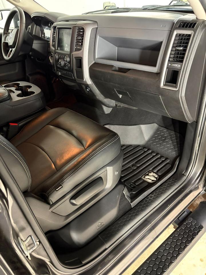 2019 RAM 1500 Classic EXPRESS Photo