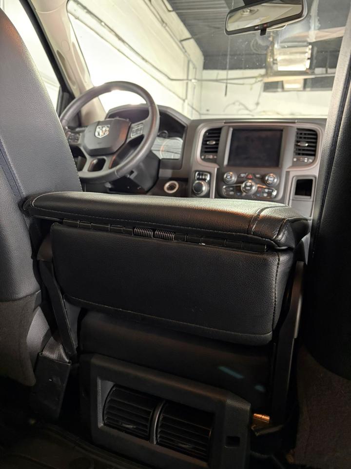 2019 RAM 1500 Classic EXPRESS Photo