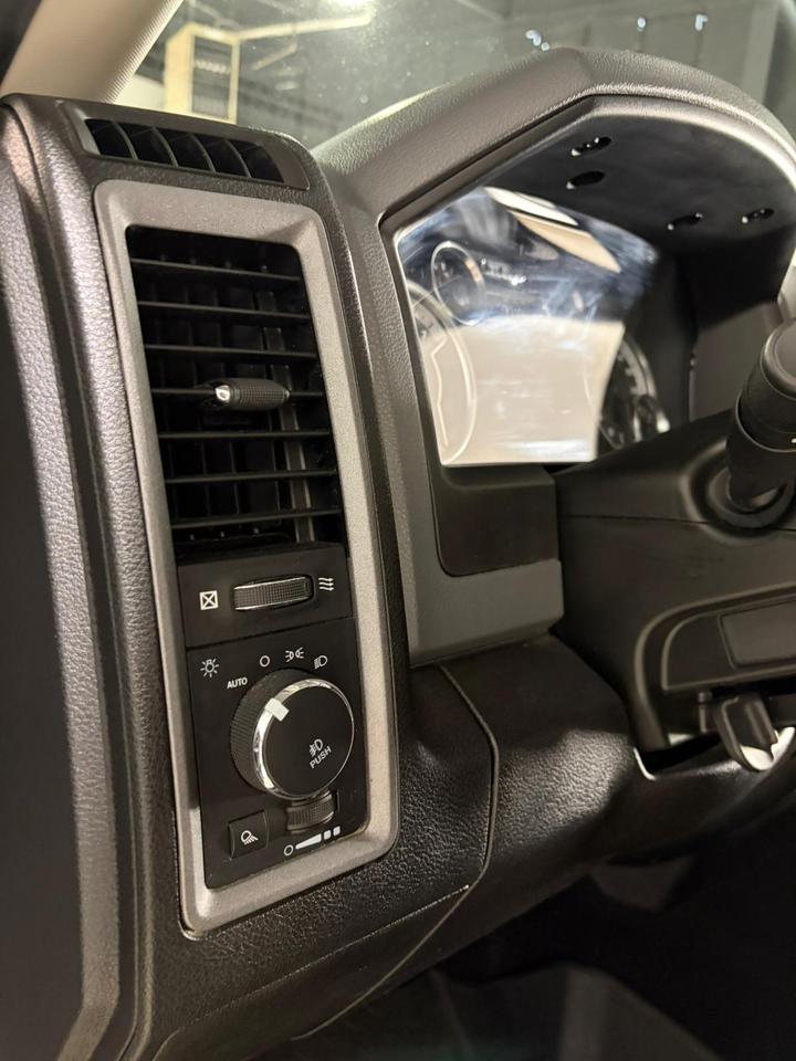 2019 RAM 1500 Classic EXPRESS Photo