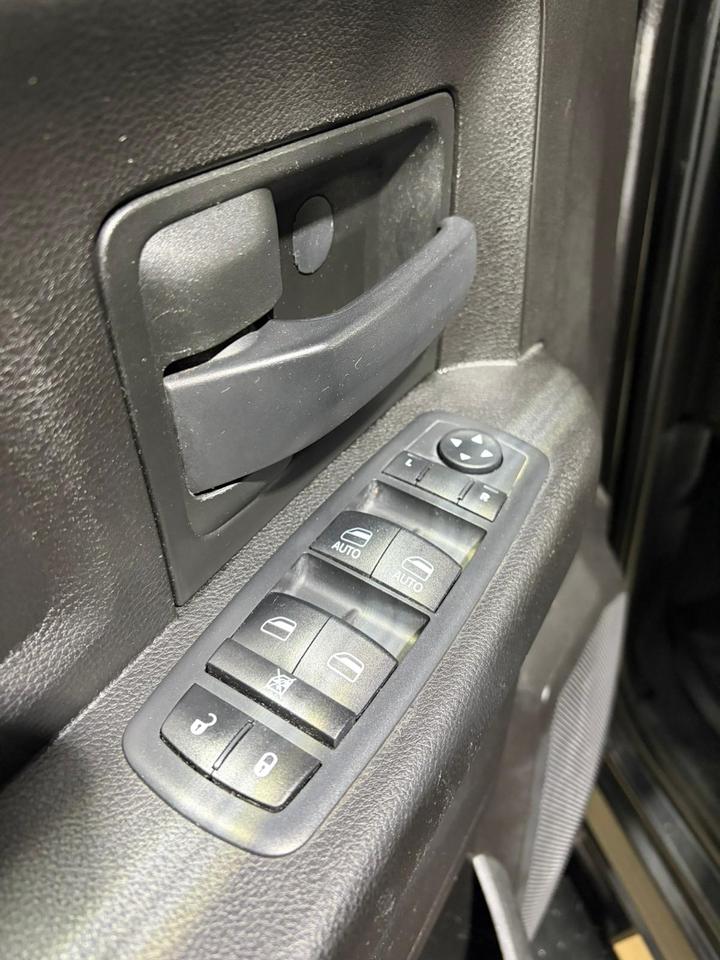 2019 RAM 1500 Classic EXPRESS Photo