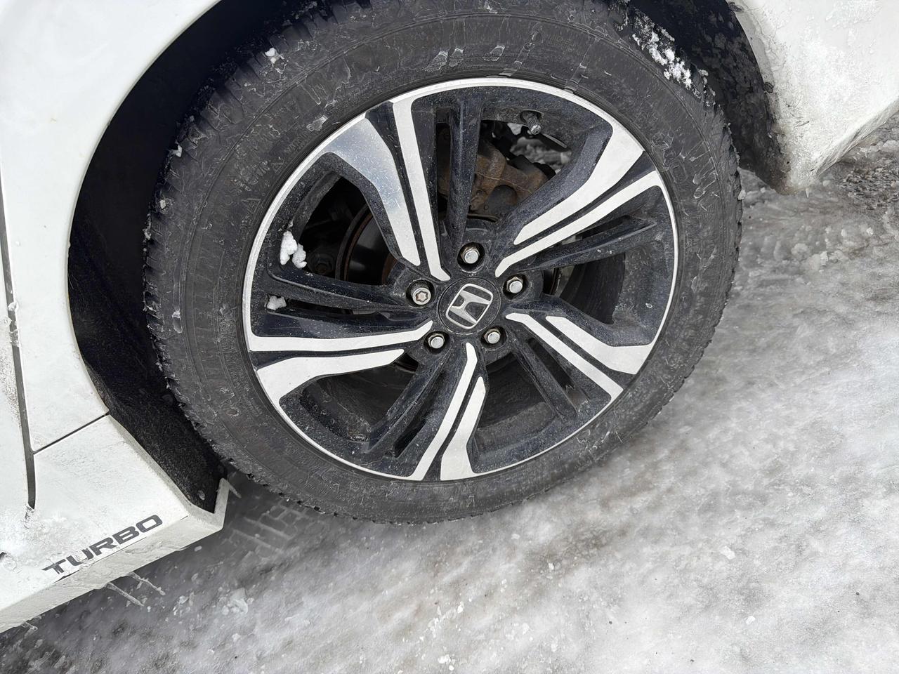 2016 Honda Civic Touring | Auto | Leather | Roof | Nav | Cam | Tint Photo8