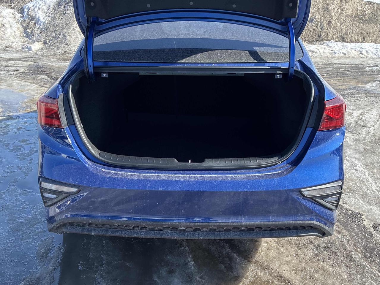 2021 Kia Forte LX | Auto | CarPlay | Reverse Cam | 1 Owner & More Photo