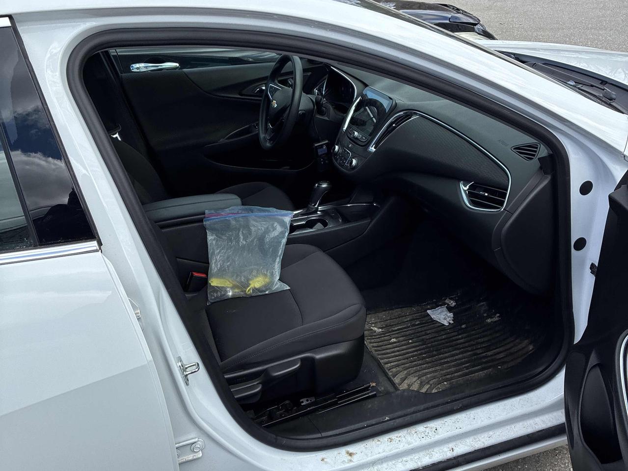 2019 Chevrolet Malibu Hybrid | Cam | CarPlay | GM Serviced | Very Clean Photo