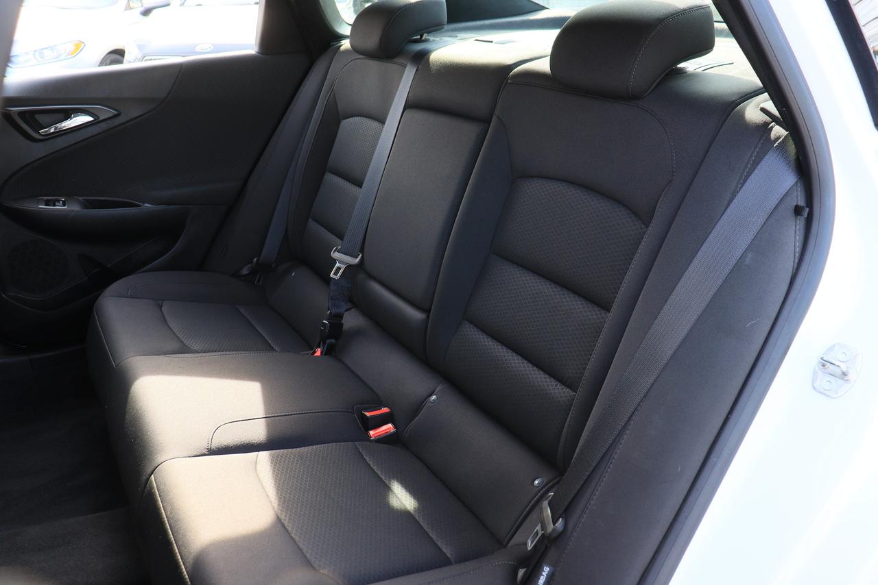 2019 Chevrolet Malibu Hybrid | Cam | CarPlay | GM Serviced | Very Clean Photo63