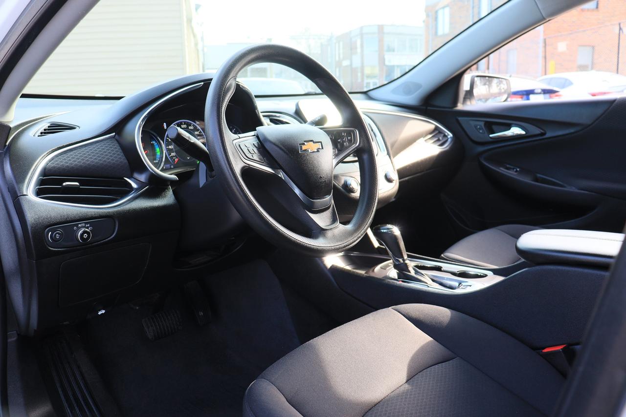 2019 Chevrolet Malibu Hybrid | Cam | CarPlay | GM Serviced | Very Clean Photo25