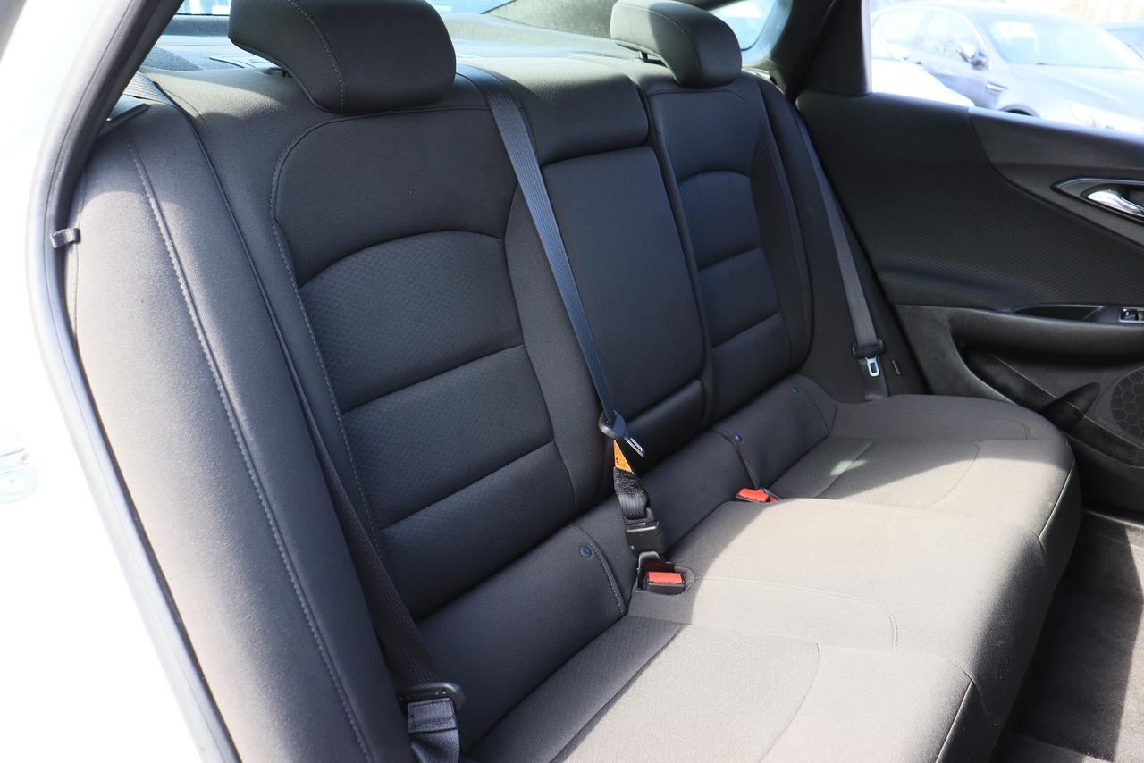 2019 Chevrolet Malibu Hybrid | Cam | CarPlay | GM Serviced | Very Clean Photo30