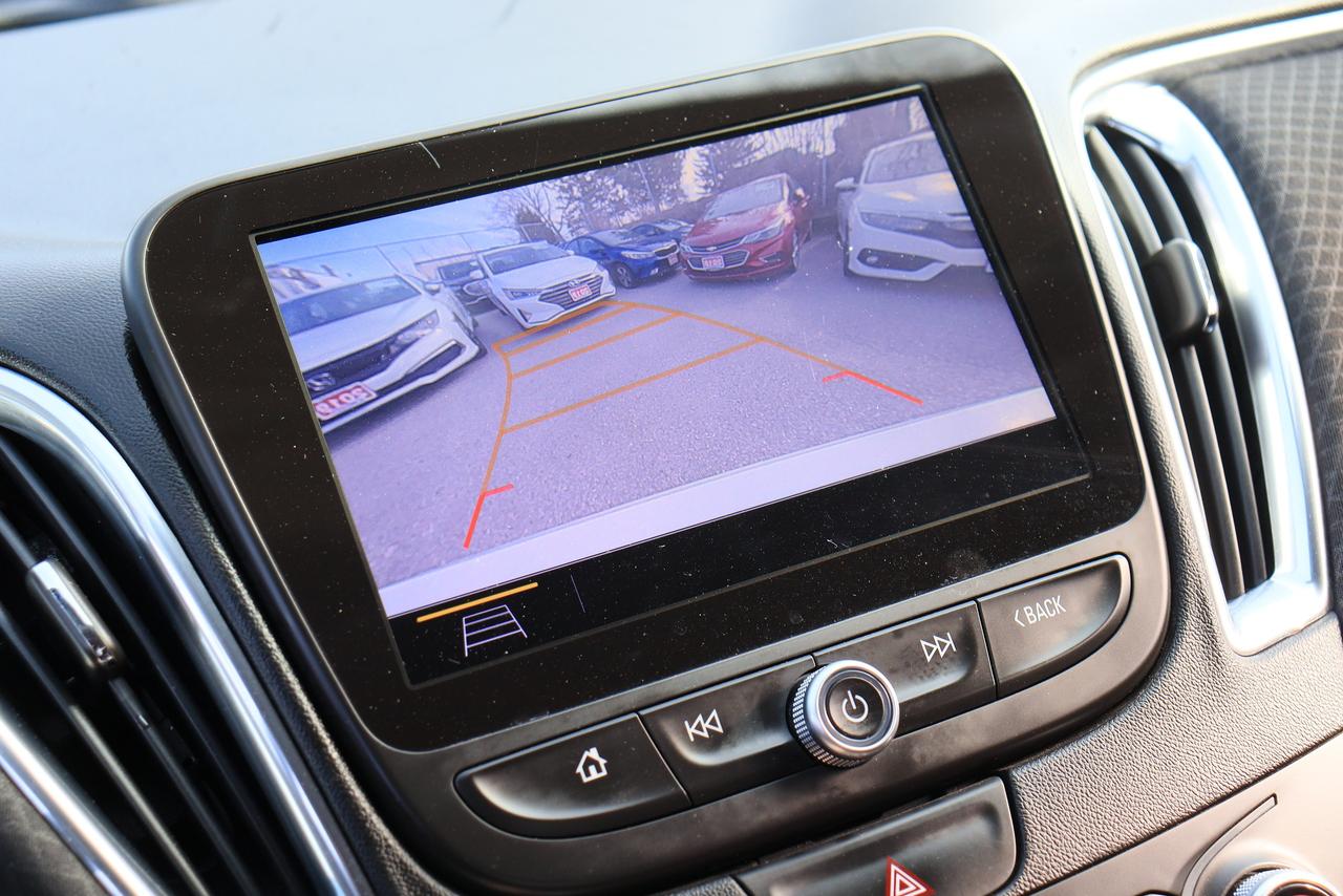 2019 Chevrolet Malibu Hybrid | Cam | CarPlay | GM Serviced | Very Clean Photo58