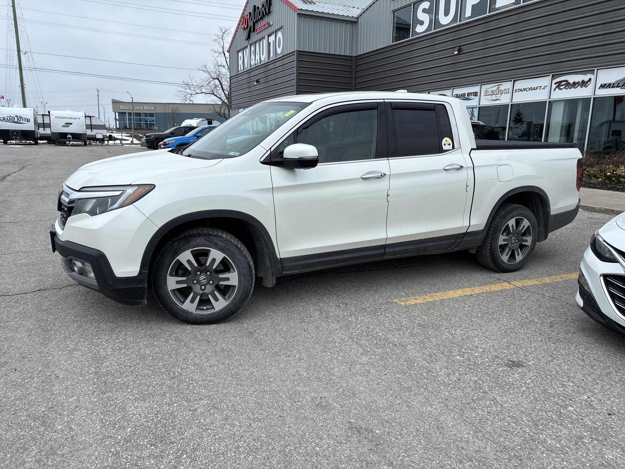 2017 Honda Ridgeline Touring | Leather | Roof | Nav | Cam | Tonneau ++ Photo