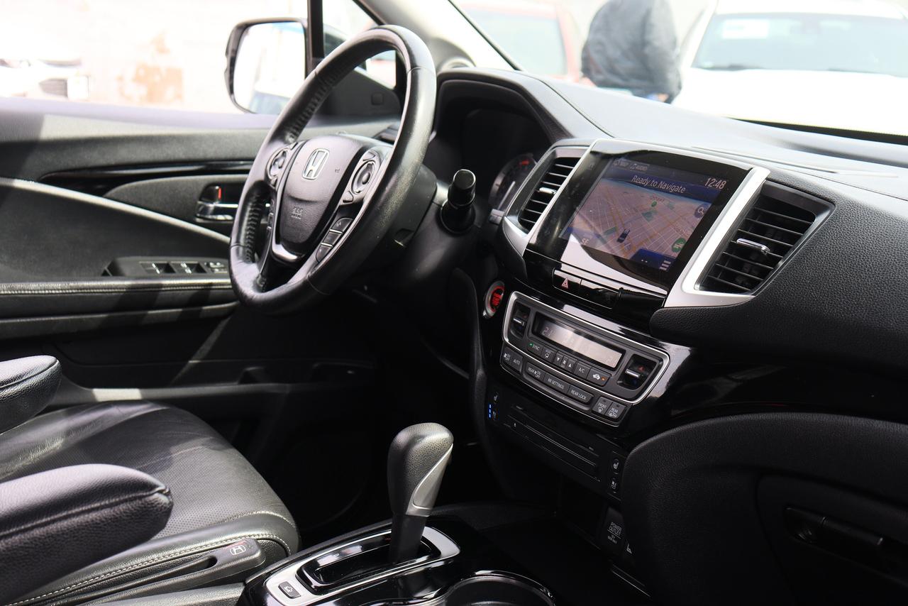 2017 Honda Ridgeline Touring | Leather | Roof | Nav | Cam | Tonneau ++ Photo76