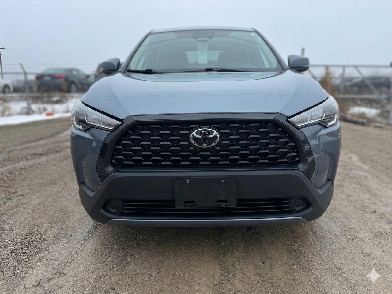 2024 Toyota Corolla Cross LE Photo