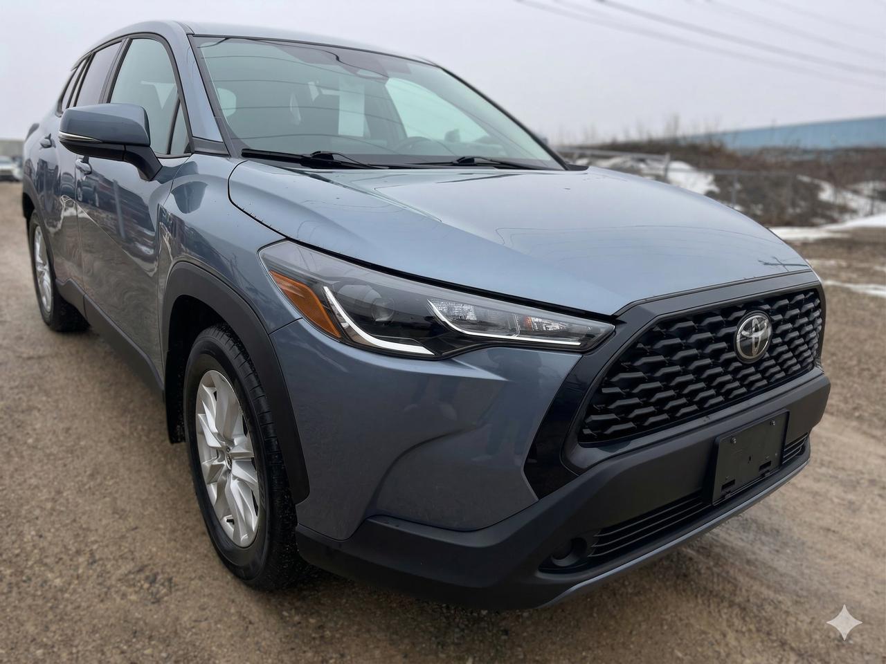 2024 Toyota Corolla Cross LE Photo