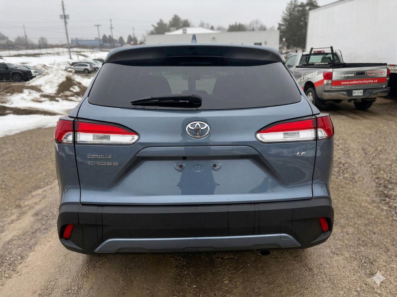 2024 Toyota Corolla Cross LE Photo