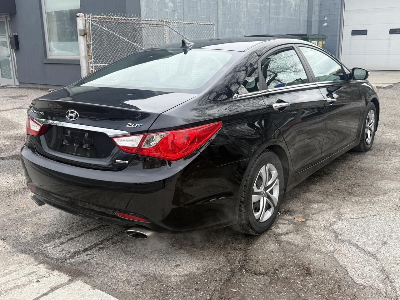 2011 Hyundai Sonata LIMITED Photo