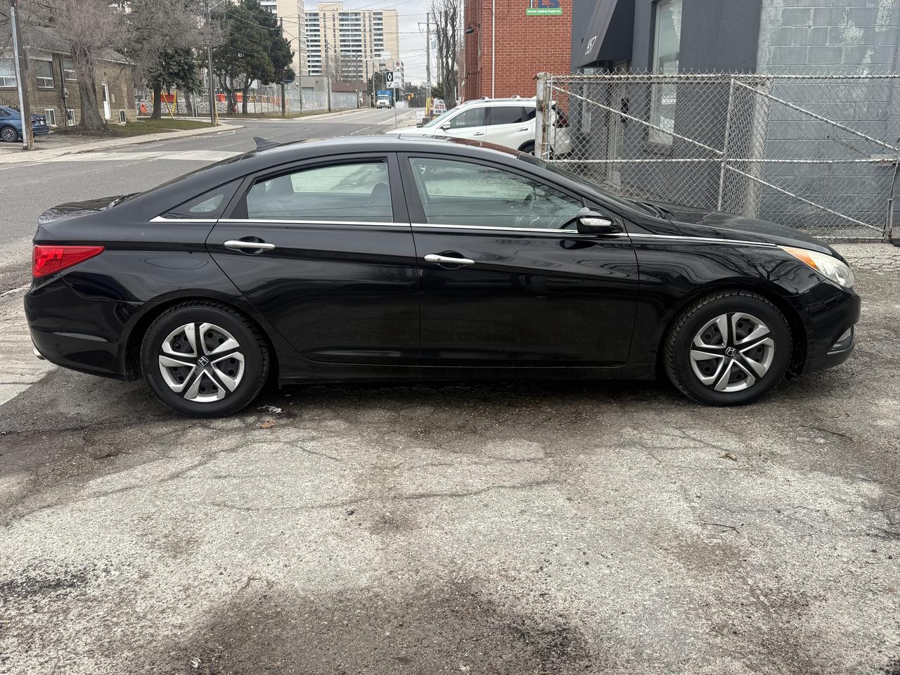 2011 Hyundai Sonata LIMITED Photo