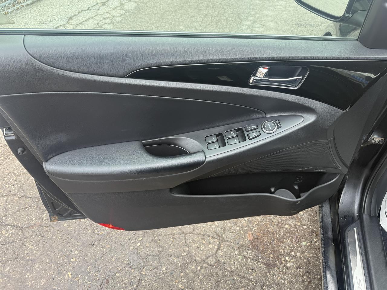 2011 Hyundai Sonata LIMITED Photo