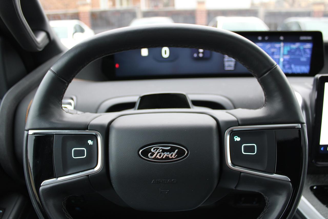 2025 Ford Expedition TREMOR 4X4 Photo