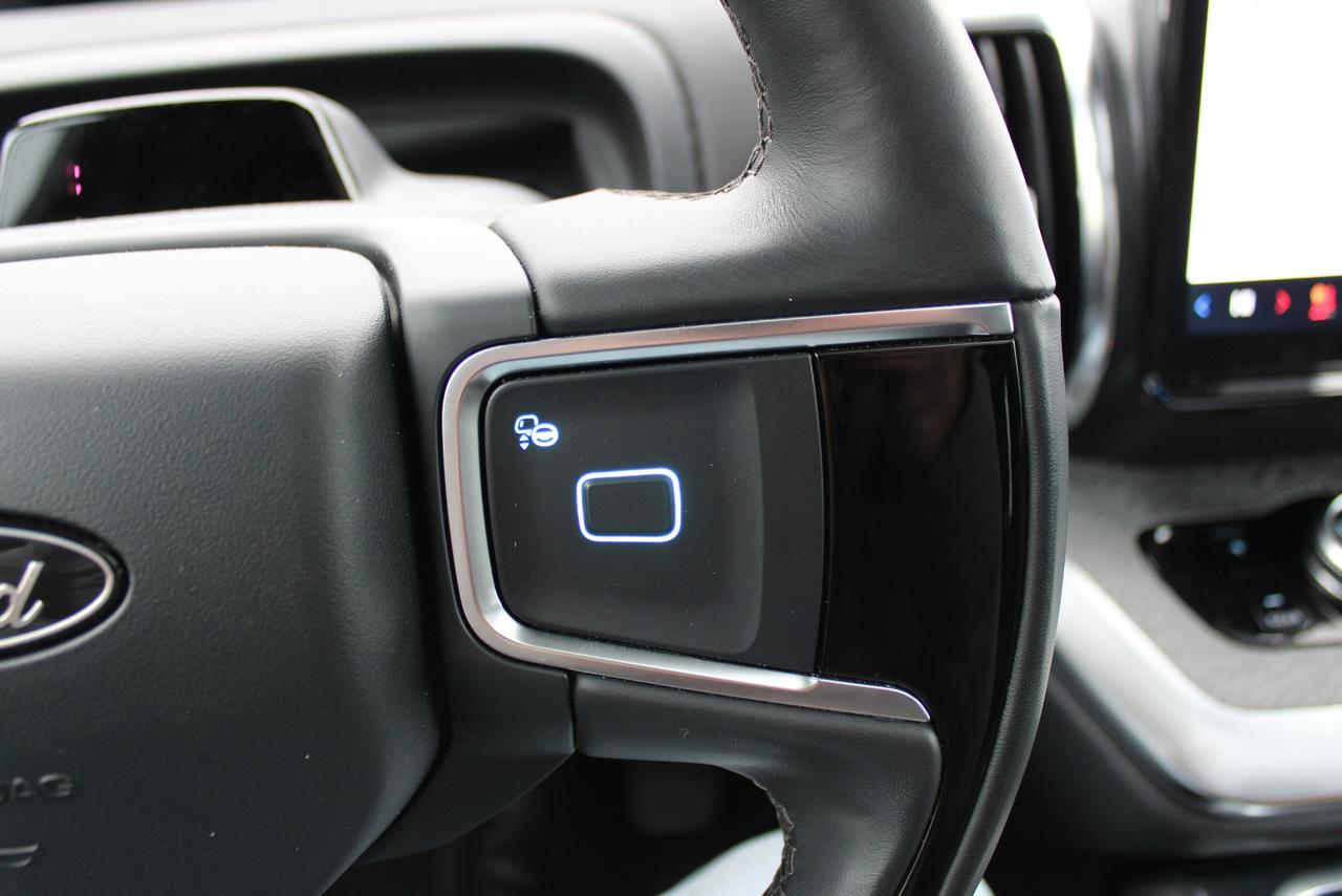 2025 Ford Expedition TREMOR 4X4 Photo