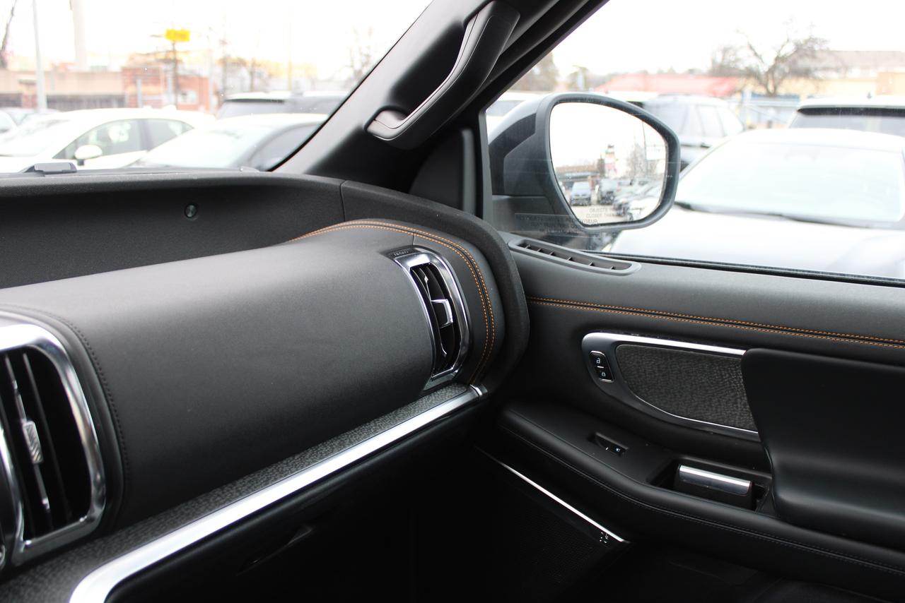 2025 Ford Expedition TREMOR 4X4 Photo