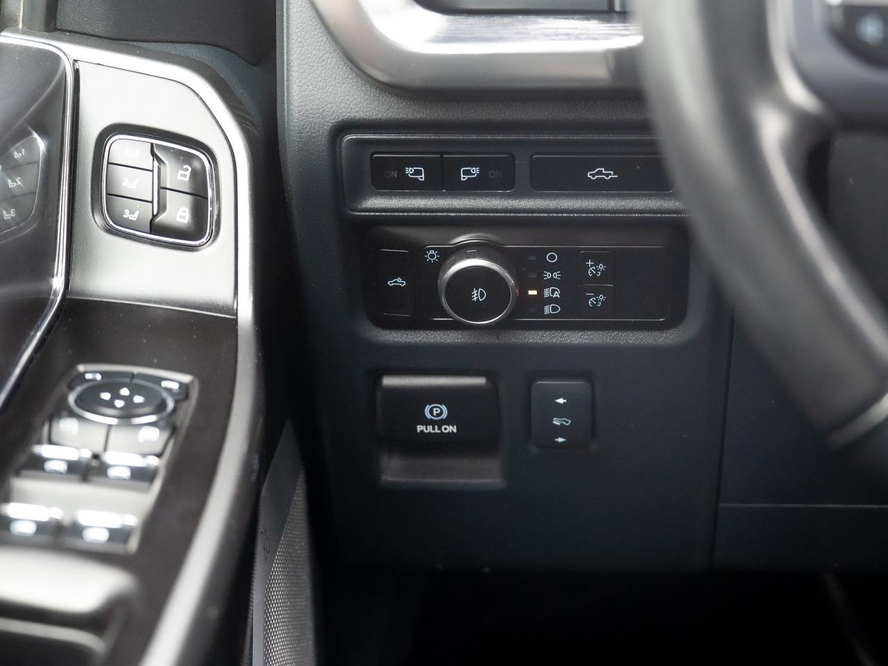 2023 Ford F-150 Lariat Photo11