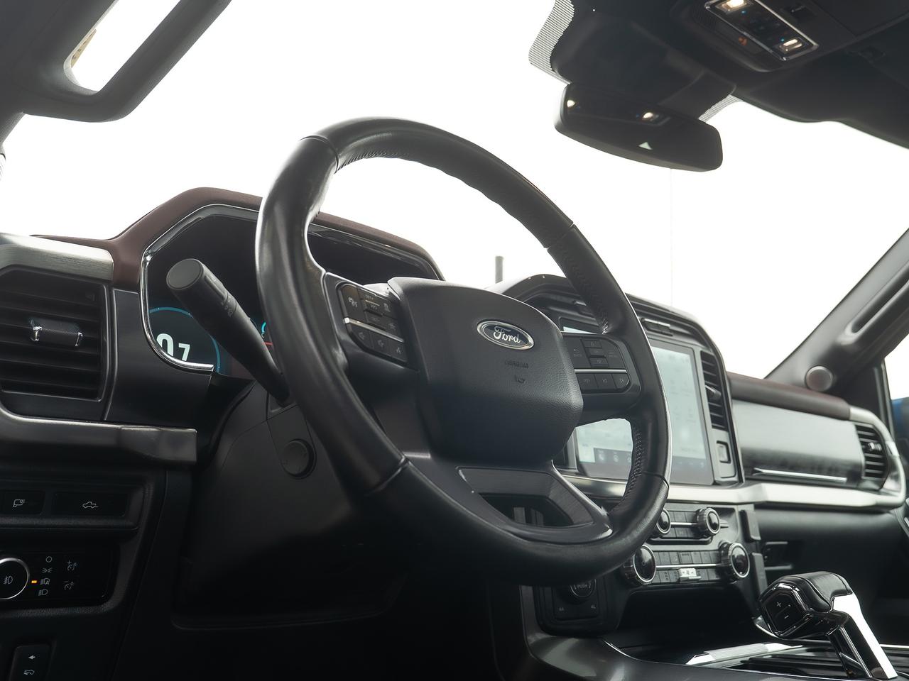 2023 Ford F-150 Lariat Photo14