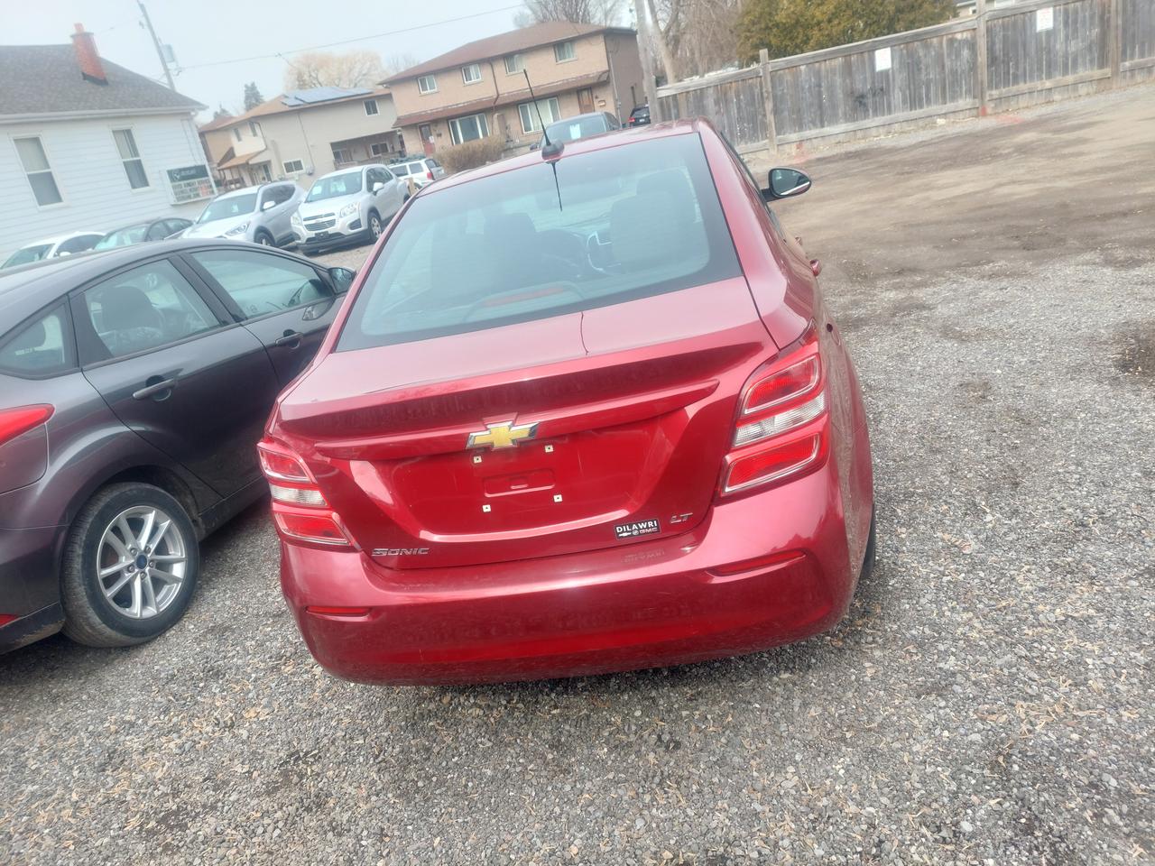 2017 Chevrolet Sonic 4dr Sdn Auto LT Photo4