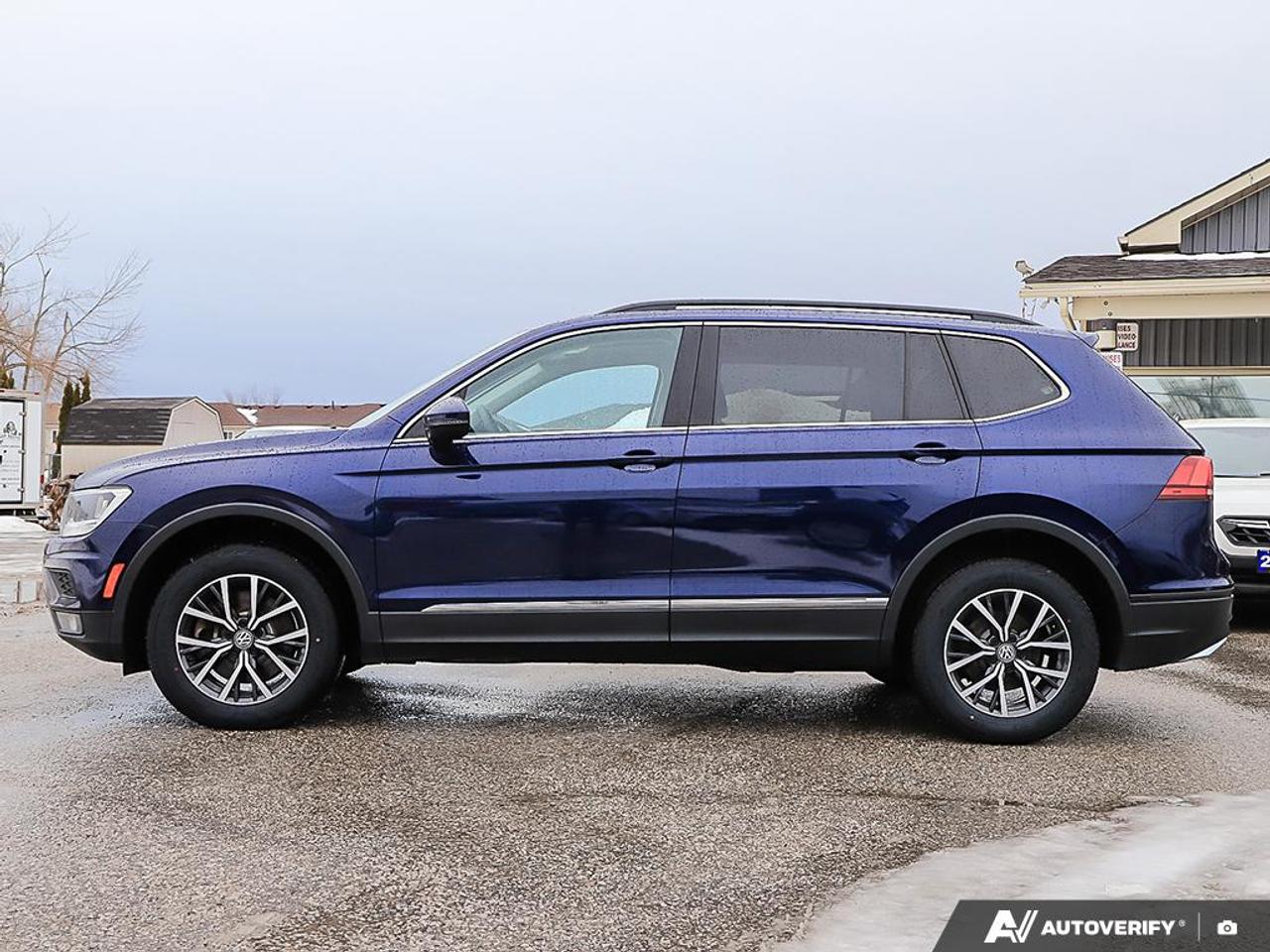 2021 Volkswagen Tiguan Comfortline AWD, PANO, NAVI, LEATHER INT, H/SEATS, - Photo #3