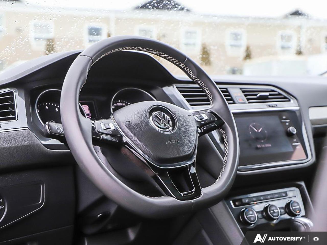 2021 Volkswagen Tiguan Comfortline AWD, PANO, NAVI, LEATHER INT, H/SEATS, Photo