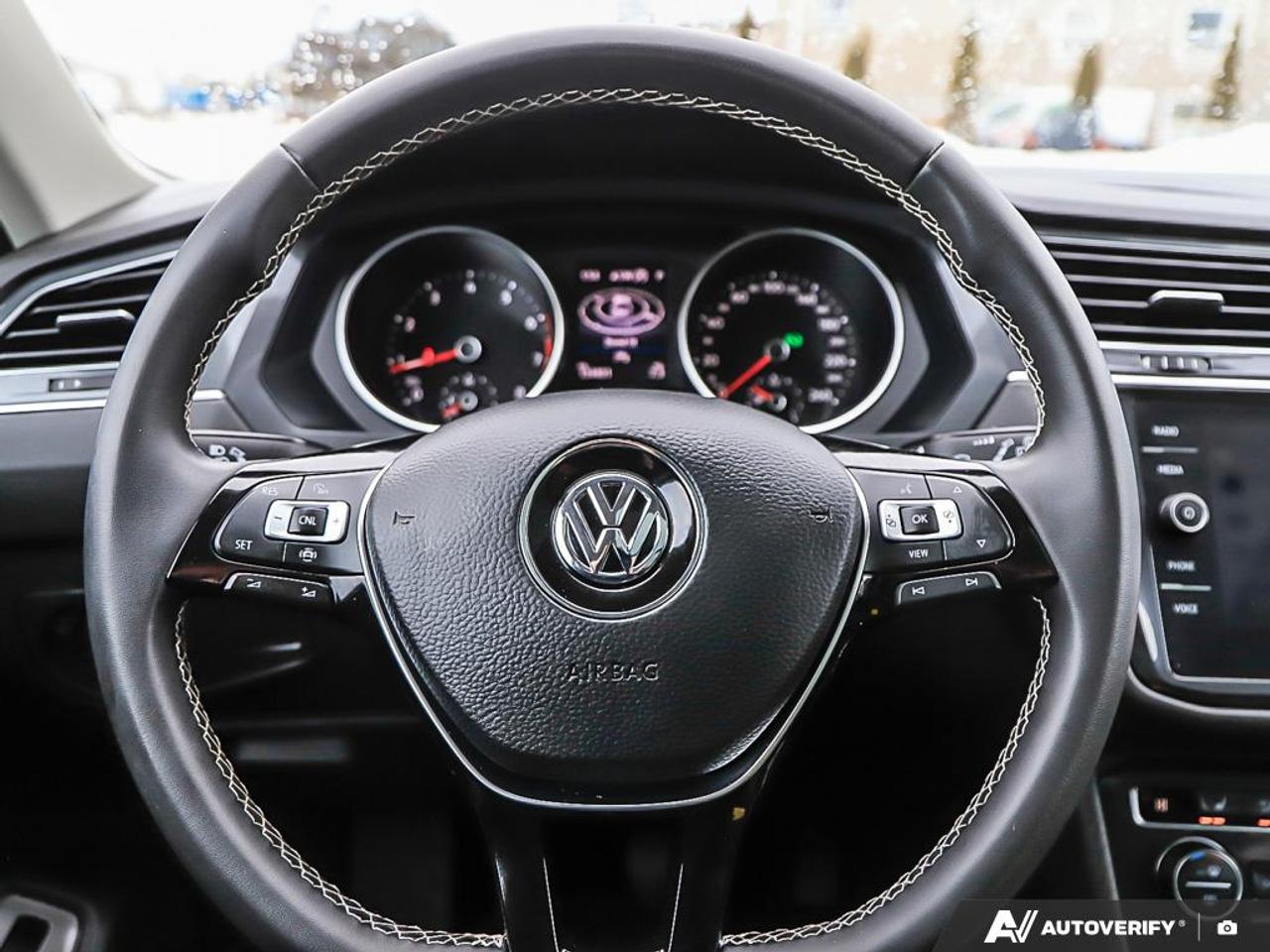 2021 Volkswagen Tiguan Comfortline AWD, PANO, NAVI, LEATHER INT, H/SEATS, Photo