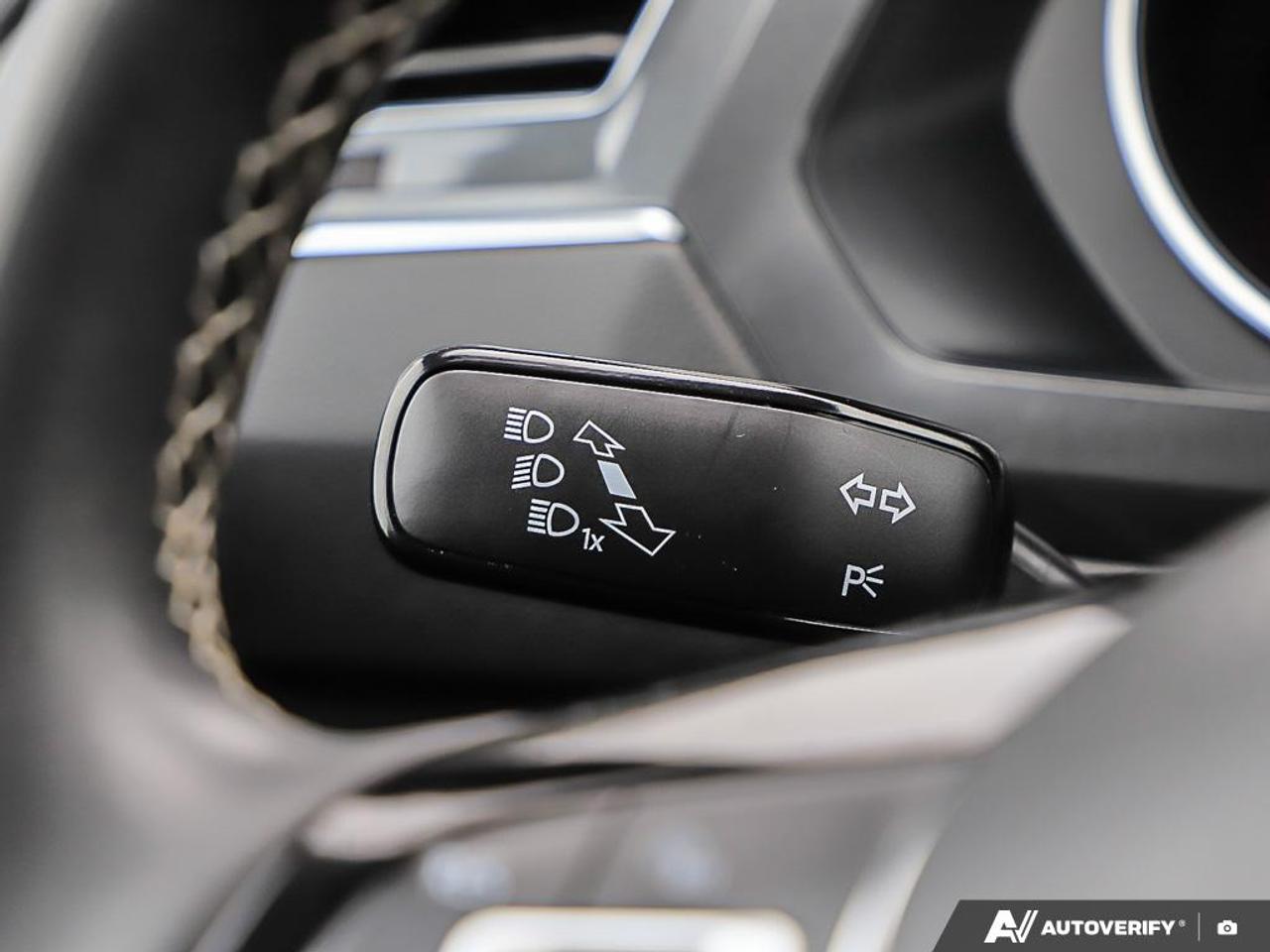 2021 Volkswagen Tiguan Comfortline AWD, PANO, NAVI, LEATHER INT, H/SEATS, Photo