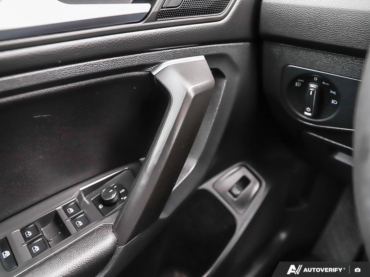 2021 Volkswagen Tiguan Comfortline AWD, PANO, NAVI, LEATHER INT, H/SEATS, Photo