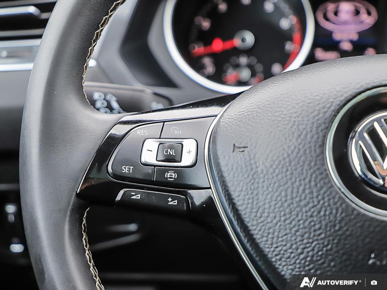 2021 Volkswagen Tiguan Comfortline AWD, PANO, NAVI, LEATHER INT, H/SEATS, Photo