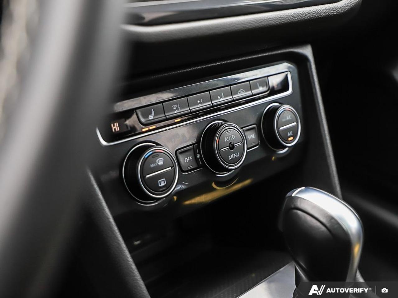 2021 Volkswagen Tiguan Comfortline AWD, PANO, NAVI, LEATHER INT, H/SEATS, Photo