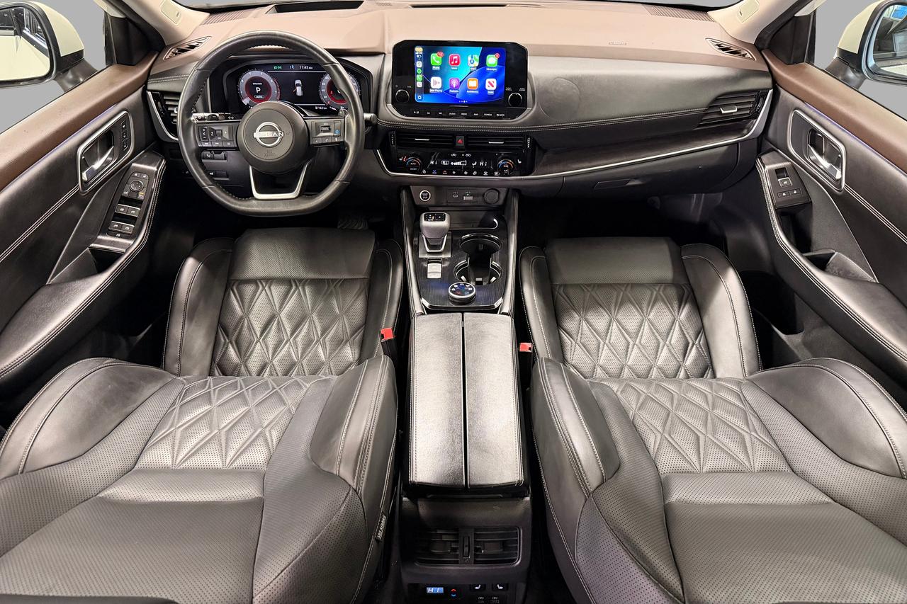 2023 Nissan Rogue Platinum AWD+HUD+BSM+Pano Roof+CLEAN CARFAX Photo2