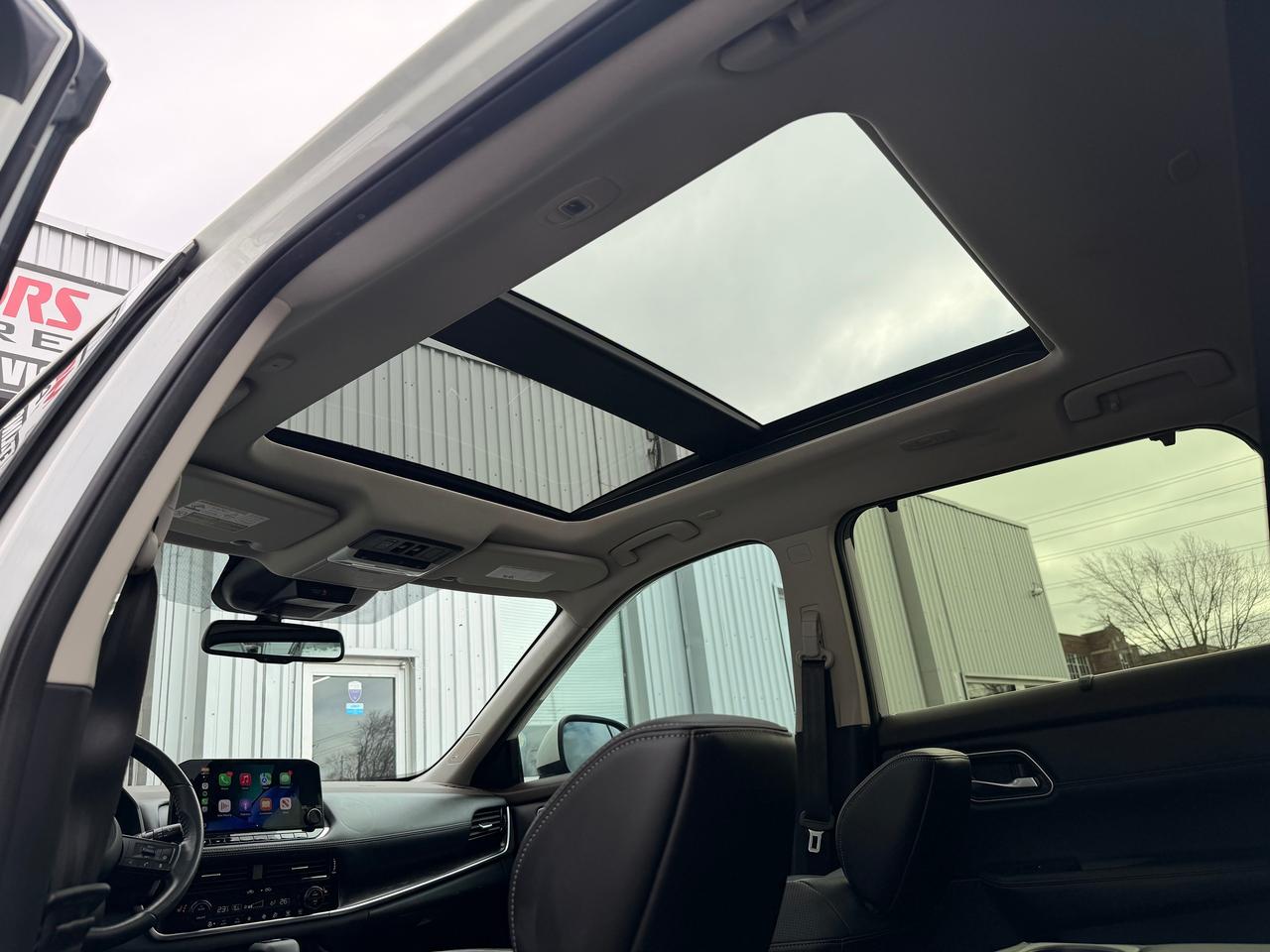 2023 Nissan Rogue Platinum AWD+HUD+BSM+Pano Roof+CLEAN CARFAX Photo